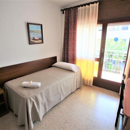 Pension Hostel Costa Brava 레스타르티트 외부 사진