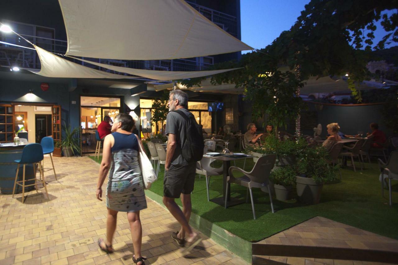 Pension Hostel Costa Brava 레스타르티트 외부 사진